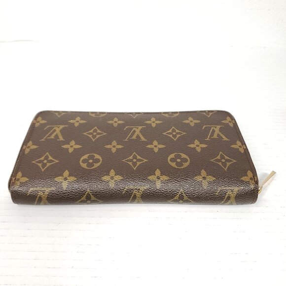 Louis Vuitton Wallet Organizer, Passport & Check Holder Monogram 300-101025 - Picture 6 of 16